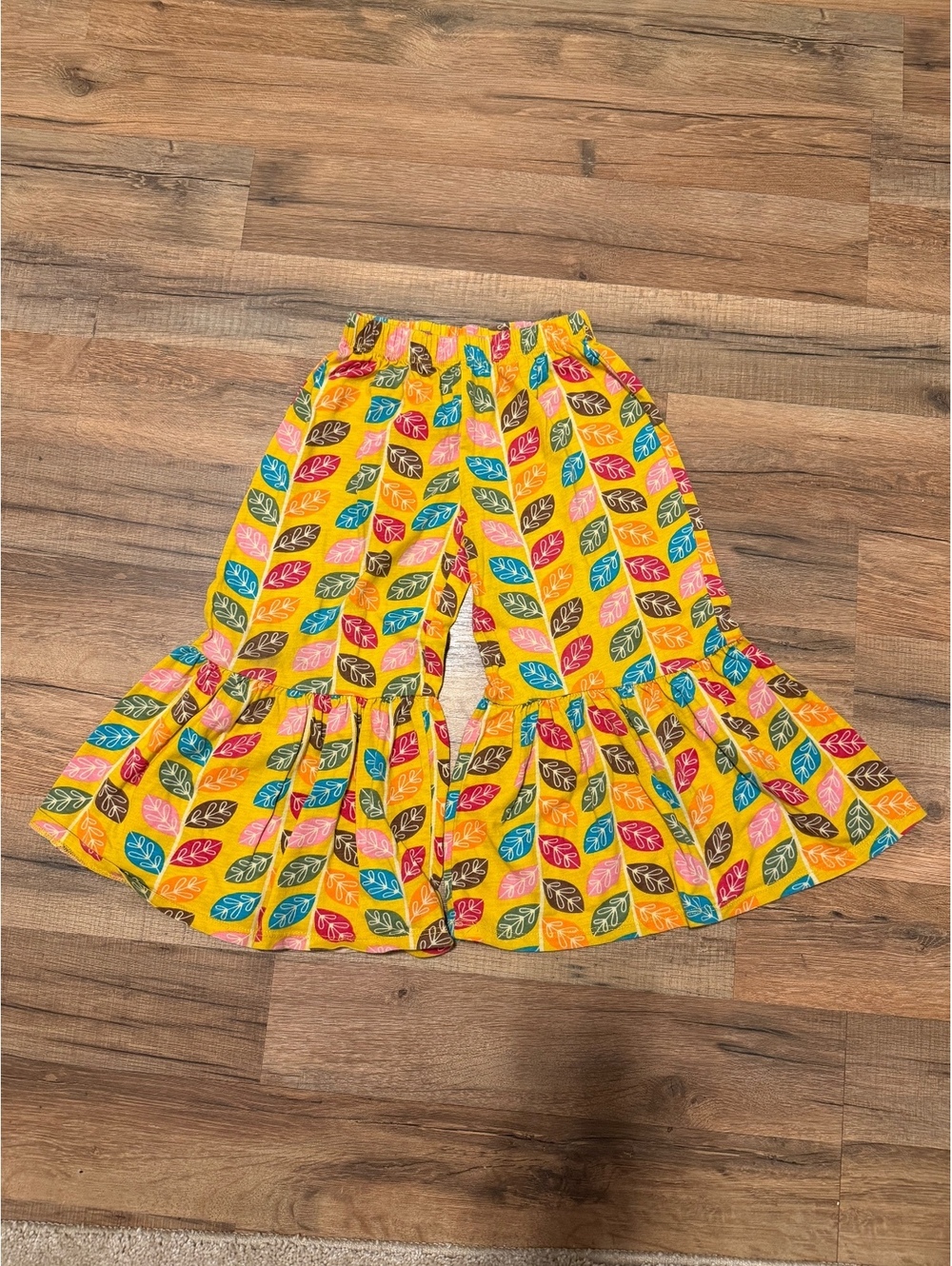 Jelly the Pug Toddler Bell Bottom Pants Size 5T Yellow Leaf Print Cotton Ruffle